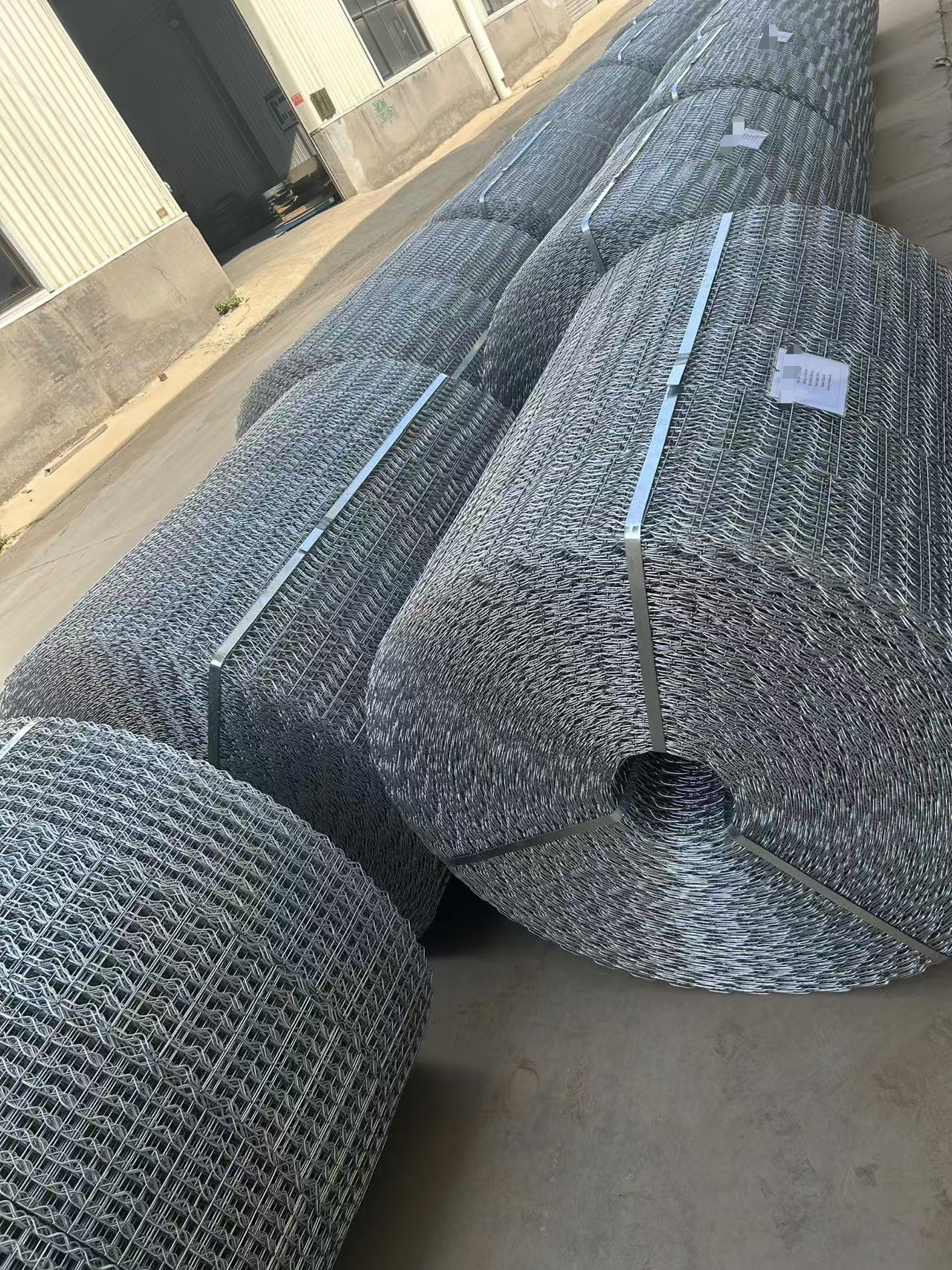 Pipeline Concrete Weight Coating Mesh Length 280 M Welded Galvanized Wire