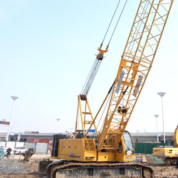 Quality PLC XCMG 55 Ton Crawler Crane With Good Power Performance And Fuel Economy wholesale