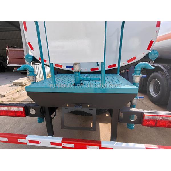 Dongfeng New Type 6 Wheels Sprinkler Vehicle 12 Cubic Meters Water Tanker Trucks