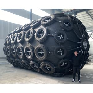STS Customized Pneumatic Marine Fender Long Lifespan With Chain Tyres Net