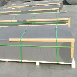 Dark Grey Silicon Graphite Block 12µm Grain Size In Solar Photovoltaic Industry