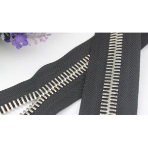 Personalized simple design zinc alloy 3 color 15# zipper with zipper puller