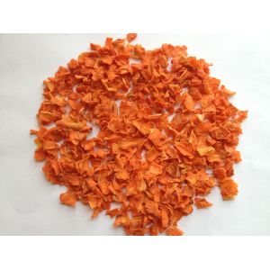 Cheap 10×10×3mm Food Dehydrator Chips / Dehydrated Carrot Flakes With ISO Approval for sale