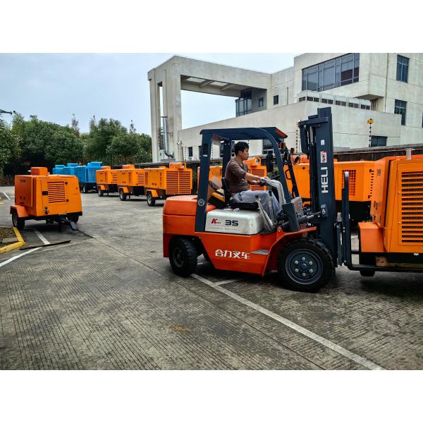 Mobile Screw Type Diesel Air Compressor 185 Cfm 260HP/1700rpm