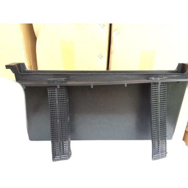 Plastic Bee Hive Equipment Frame Feeders 4L Black Color With Bee Farm Ladders For Beekeeping