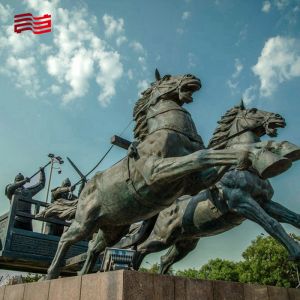 Regional Feature Cast Copper Sculpture of Chinese Bronze Carriage for Urban