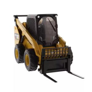 DM CAT 272D2 1:16 Scale Alloy Die-Cast Skid Steer Loader Model 85602 Collectible