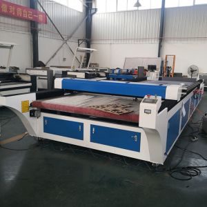 Fabric Textile Laser Engraving Cutting Machine CO2 Auto Feeding Double Heads