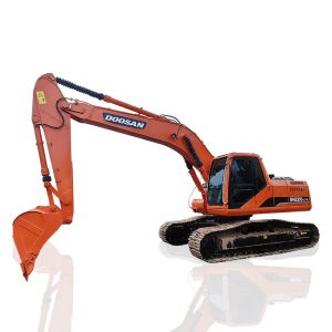 Cheap Doosan DH220-9 Used Hydraulic Excavator Middle Size 115kw Rated Power Original Version for sale