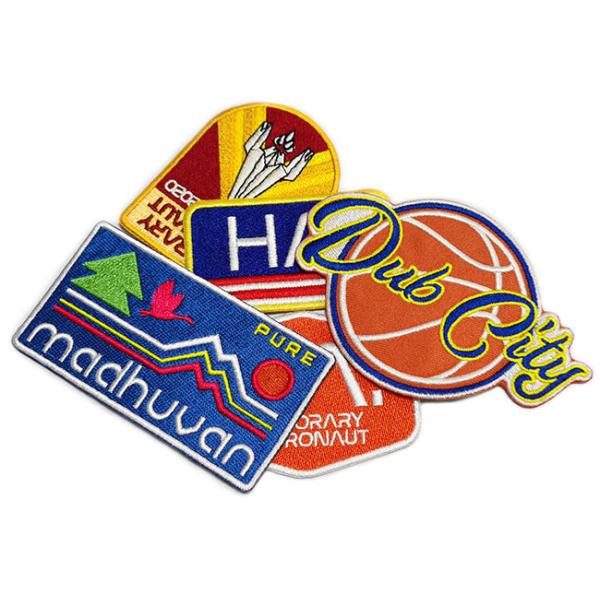 Durable Custom Embroidered Emblems , Twill Fabric Iron On Brand Patches