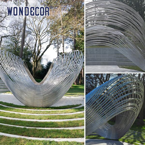 Public Stainless Steel Outdoor Sculpture Large Scale Geometric Line Splicing Curved