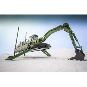 Aquatic Weed 5000m3/H 8km/H Amphibious Dredger Swamp Excavators