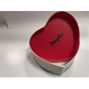 Red Cardboard Heart Box CMYK Cardboard Box With Magnetic Closure