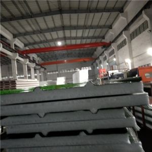 overlap waterproof 75mm silver paper eps sandwich roof panel with 0.426mm grass