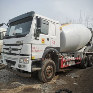 HOWO 380 Used Concrete Mixer Truck 6x4 With Hydraulic Tilting Drum
