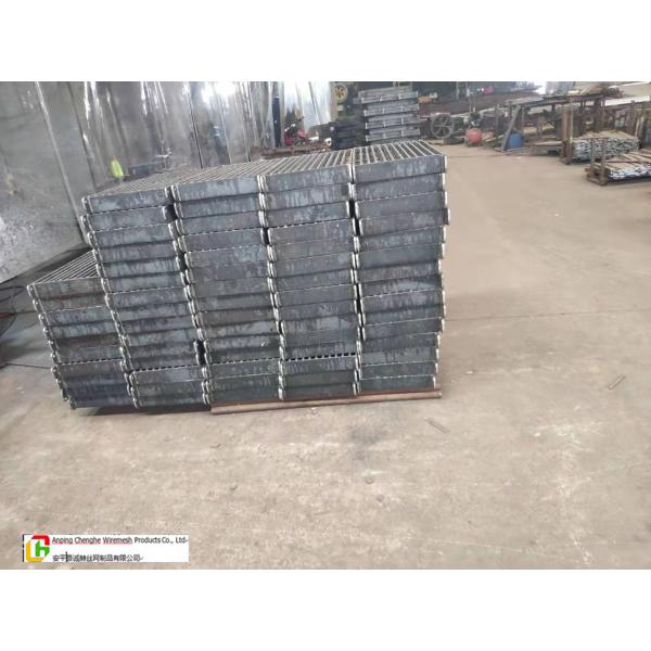 Hot Galvanized Heavy Duty Steel Grating For Sewers In Airports and Parks in Singarpore