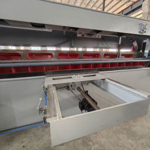 Panels Wood Cutting Machine Max.cuttinglength 3180mm MJB318 Hydraulic Veneer