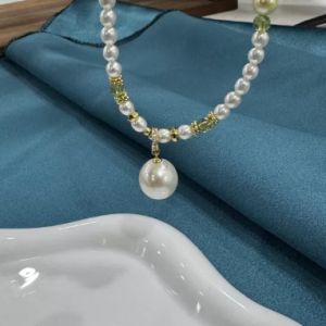 White light color round beads pendant necklace with a pendant size 14 mm and 72