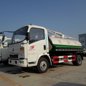 HOWO 4X2 Fecal Suction Truck 4000 Liters Euro II Suction Sewage Truck