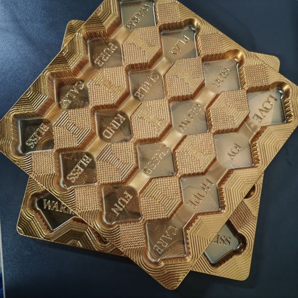 Quality Customized disposable gold 16 compartment PET chocolate container with logo wholesale