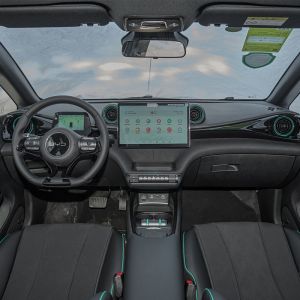 Mini Energy Electric Vehicle BYD Dolphin 2025 With R19 Tires And Electric Rear