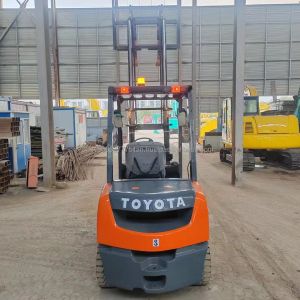 Forklift TOYOTA 8F30 for Sell and Reasonable Used Diesel Forklift 1000MM Fork