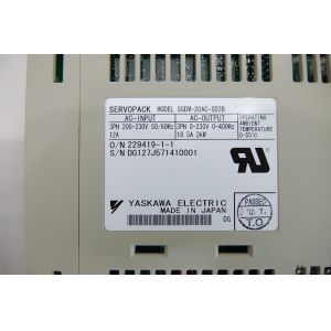 Yaskawa SGDM-08AC-SD2B AC SERVO AMPLIFIER 200-230V 5.5A 0.5KW NEW
