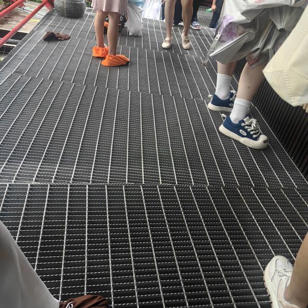 Quality Galvanized Plain Bearing Bar Type Industrial Steel Grating For High Temperature Environments Strong Tolerance Press Welding Process wholesale