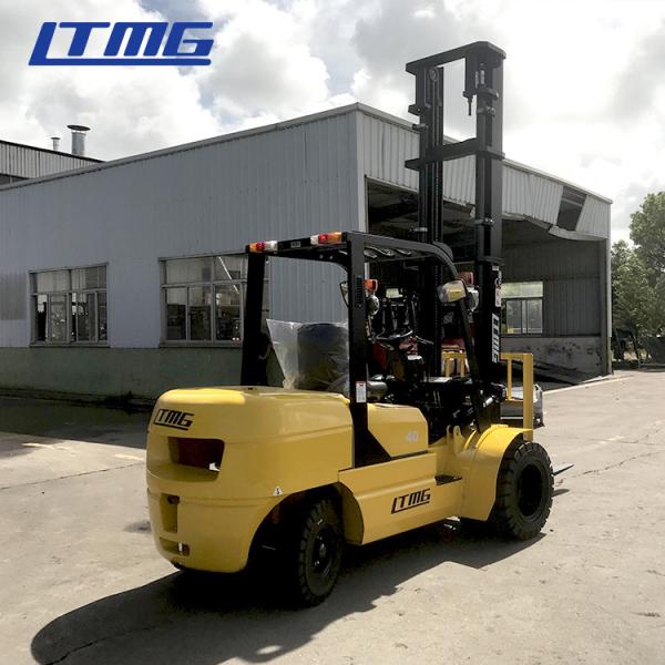 Quality 4 Tonne Four Wheel Drive Forklift , Double Mast Forklift With Fork Positoner wholesale
