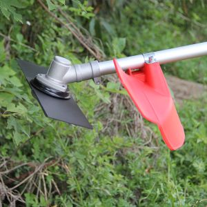 China 42.7cc Displacement Gasoline Chain Saw Garden Worker Use on sale