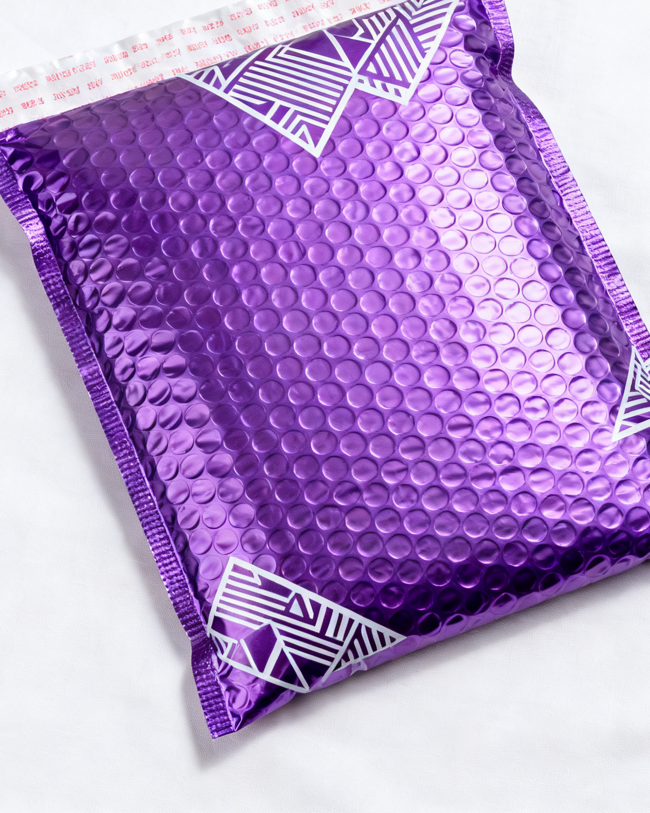 High-impact cushioning plastic bubble mailer with multi-layer bubble structure