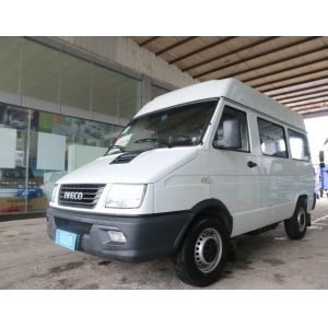 China 6 Seats Iveco V35 Second Hand Mini Van Euro V Emission Manual Transmission on sale
