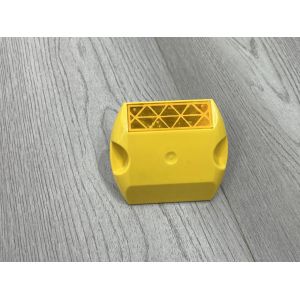 Blinking Solar Road Stud with Reflective Plastic for Enhanced Road Safety and