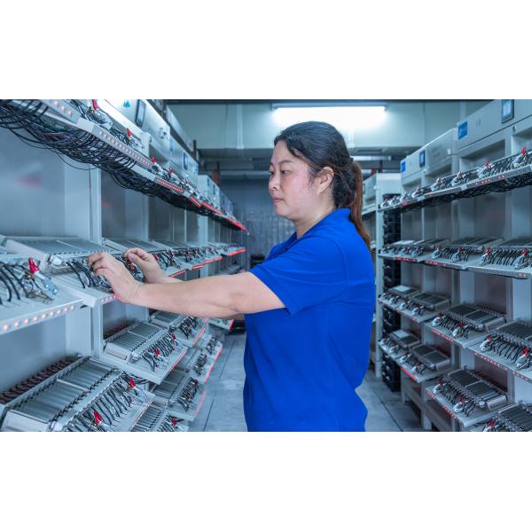 6000mah 3.2V LiFePO4 Cylindrical Cells Lithium Ion 32700 Li Ion For 48v Lithium Ion Golf Cart Battery