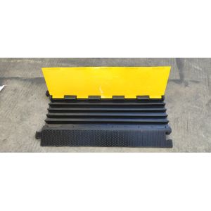 1M Driveway Cable Protector Floor Rubber Speed Bump Position