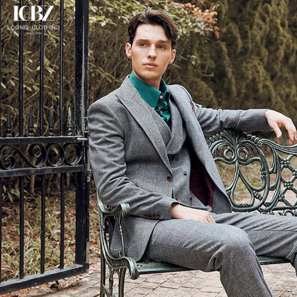 Professional Men's Suit Customized Wool and Silk Gray Plaid Coat for Business