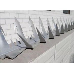 China Galvanized Steel Razor Barbed Wire Anti Climb Wall Spikes Wooden Box Packing on sale