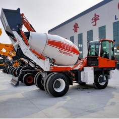 Quality Used Concrete Mixer Yuchai Engine 9000kg Curb Weight 6 Meters Brand New Self Loading Mixing Truck wholesale