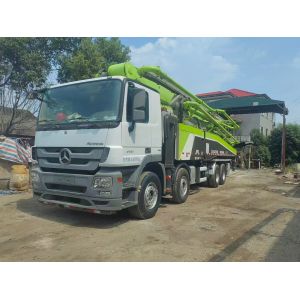 Zoomlion 63m truck-mounted concrete boom pump is suitable for high-rise building