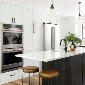 High End Solid Wood Pantry Kitchen Cabinet Custom Shaker Style