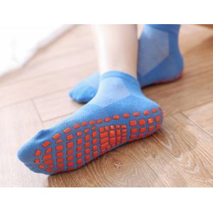 China custom made anti slip indoor trampoline grip socks for child on sale