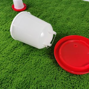 Red Cone Shape Automatic Poultry Drinker 14 L Capacity Anti-Drip Long Lasting