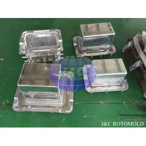 China Aluminum Rotational Molds With Mirror Surface Treatment , Ice Boxes Roto Moulder on sale