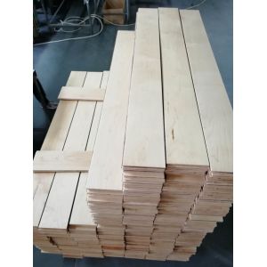 Canadian Maple Multi-layers Engineered Wood Flooring with 300-2200MM Length and