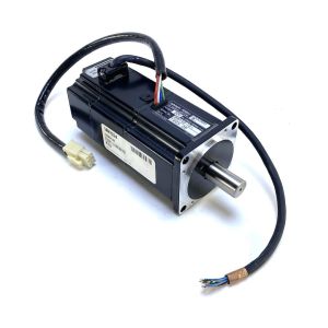 OMRON R88M-G10030L-S2 Servo Motors 3KRPM INC K G-SrvMtr 100W 100V