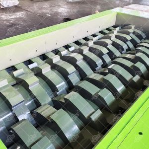 Shredder for Car Shell Scrap Car Body Shell Crusher Machine Twin Shaft Shredder