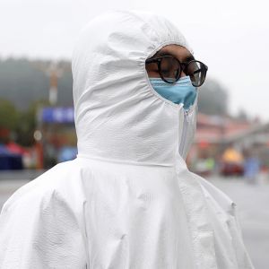 Air Permeable Disposable Ppe Gowns Anti Static Plasma High Pretection Level