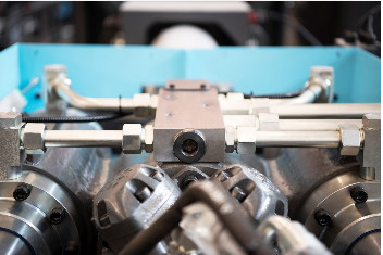 Disposable Plastic Molding Blister Forming MachineThree Station Automatic