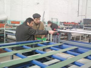 Cheap PLC Control EPS Sandwich Panel Machine with Precise Low Speed Metering Pump for sale