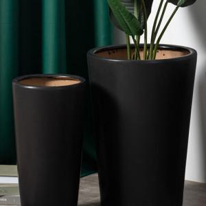 China Nordic style black modern home decoration indoor outdoor large garden decoration flower ceramic plant pots on sale